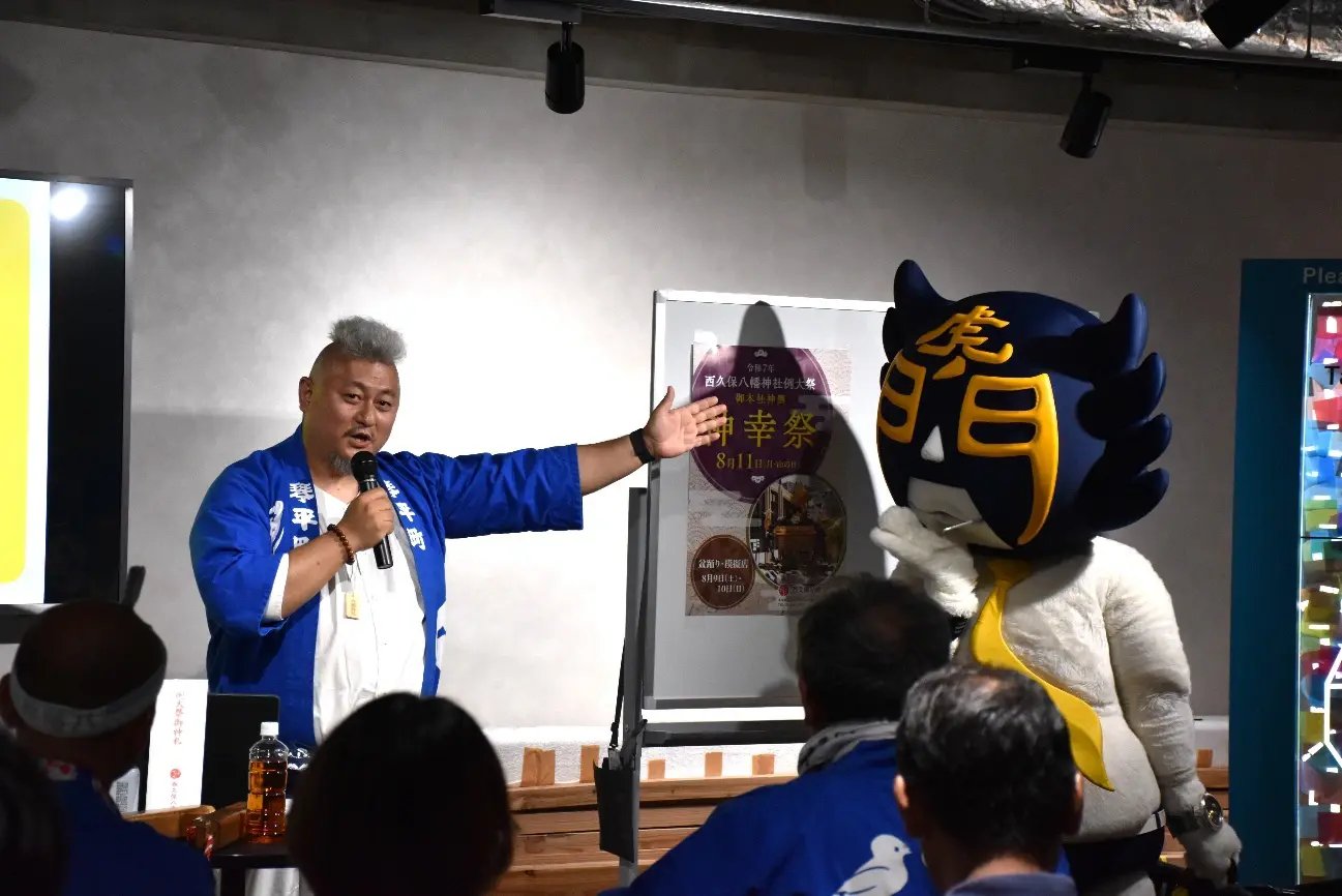 ナビゲーターの小野寺学さんとカモ虎課長