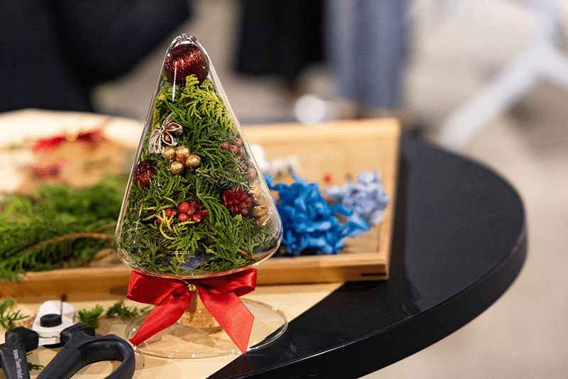 完成したクリスマスボトルツリー