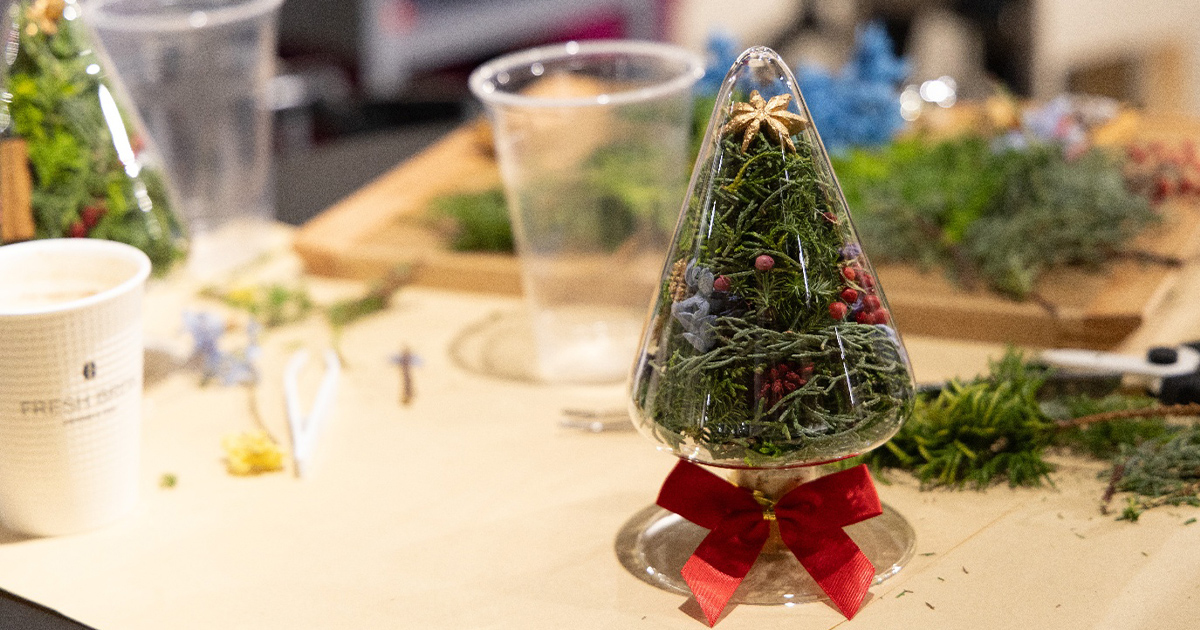 NAKANIWAワークショップイベント「ガラスのクリスマスボトルツリー作り」レポート